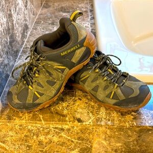 Merrill Hikers size 8.5
